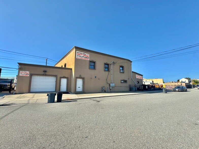 More Photos Of 4435 Austin Blvd, Island Park Office Residential For Sale