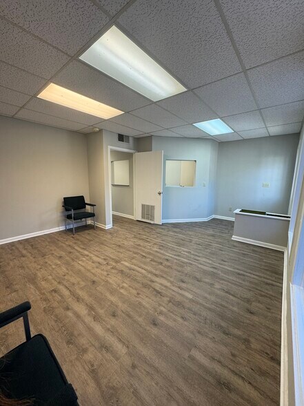 More Photos Of 813 Main St, Stone Mountain Medical For Lease