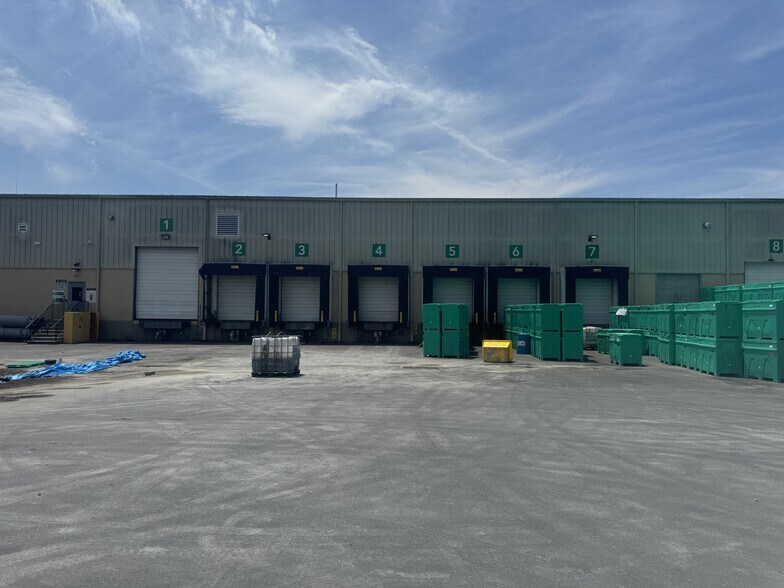 More Photos Of 250 Canal Rd, Fairless Hills Warehouse For Lease