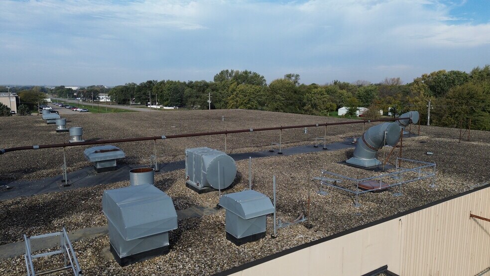 More Photos Of 2946 Janet dr, Waterloo Industrial For Sale