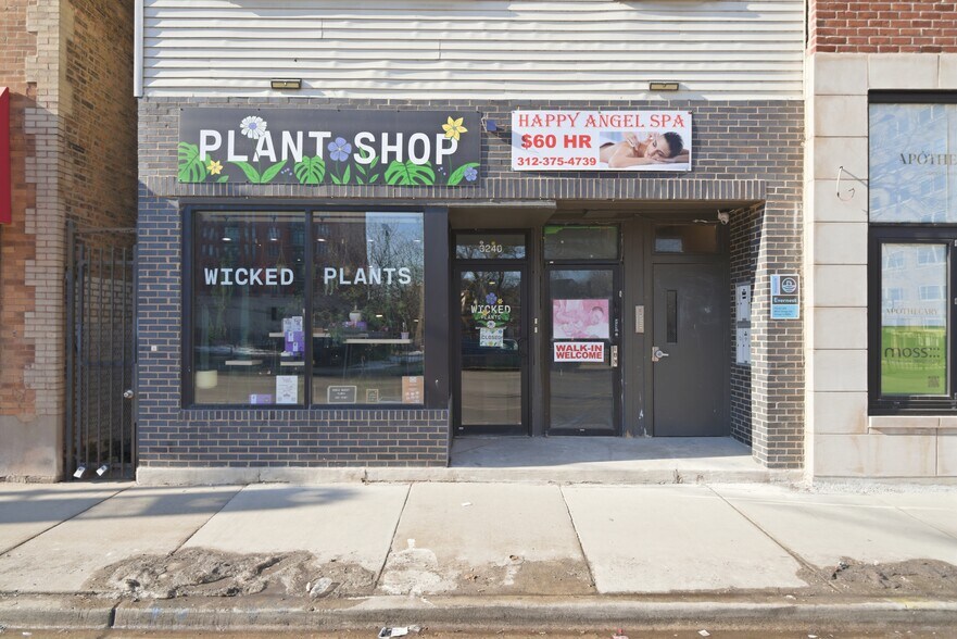 More Photos Of 3240 N Clark St, Chicago Apartments For Sale