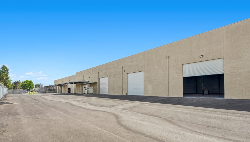 More Photos Of 7455-7465 Carroll Rd, San Diego Manufacturing For Lease