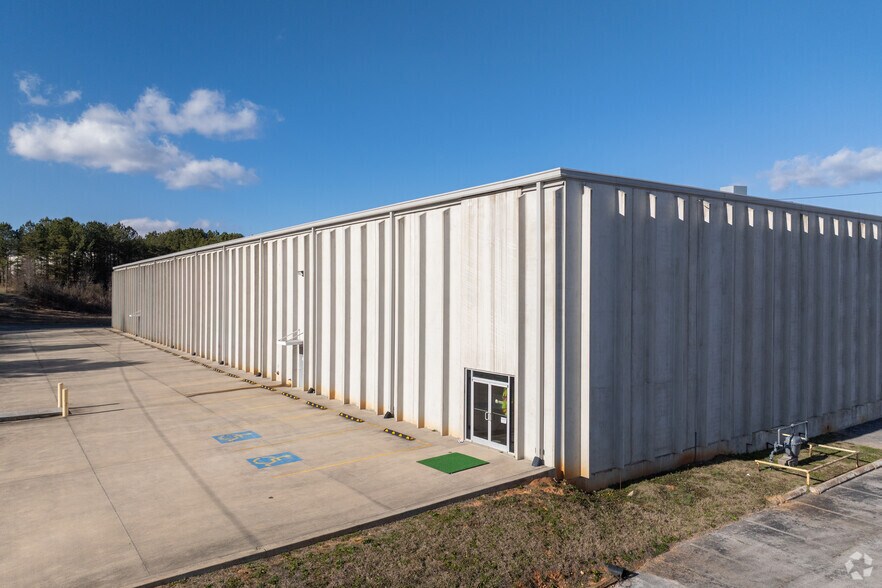 More Photos Of 110 W McCarter Rd, LaFayette Warehouse For Lease