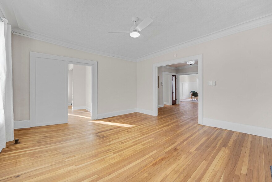 More Photos Of 2617 Euclid Heights Blvd, Cleveland Heights Apartments For Sale