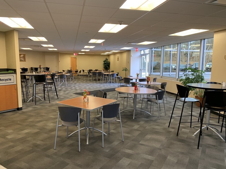 More Photos Of 2500 Westchester Ave, Purchase Office For Lease