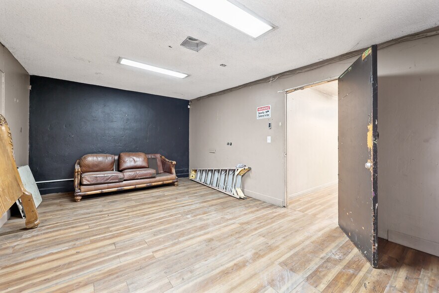 More Photos Of 310 N Long Beach Blvd, Compton Storefront Retail Office For Sale