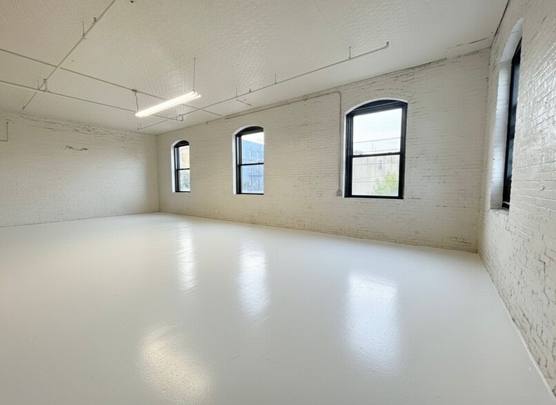 More Photos Of 3511 9th St, Long Island City Office Residential For Lease