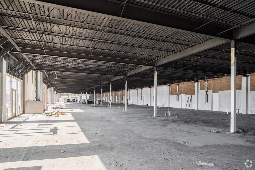 More Photos Of 405-463 Meramec Blvd, Eureka General Retail For Lease