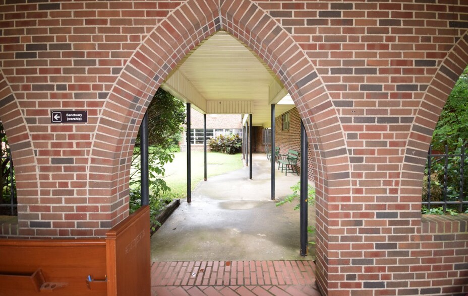 More Photos Of 201 W 4th St, North Little Rock Religious Facility For Lease