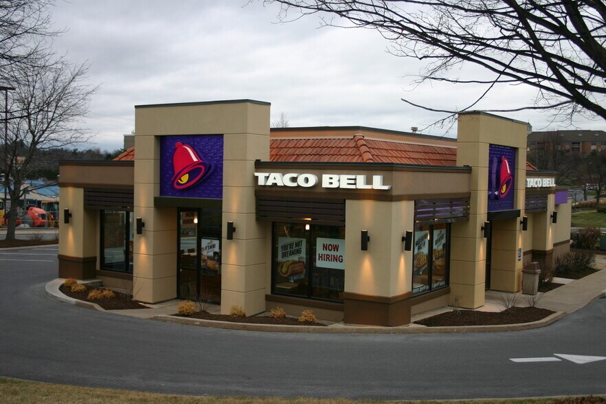 More Photos Of 100-178 Rolling Ridge Dr, State College Supermarket For Lease