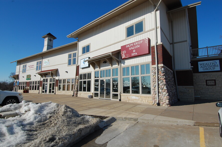 Primary Photo Of 2771 Oakdale Blvd, Coralville Storefront Retail Office For Sale