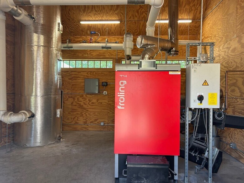 More Photos Of 244 Amesbury Rd, Kensington General Retail For Sale