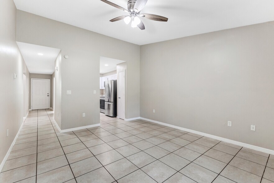 More Photos Of 6240 Rattlesnake Hammock Rd, Naples Apartments For Sale
