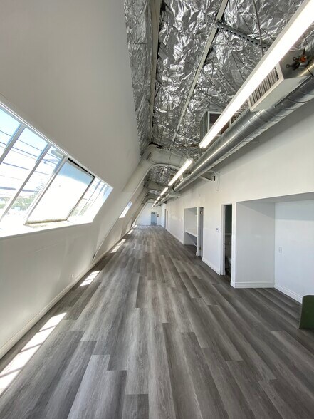 More Photos Of 2100-2106 Pontius Ave, Los Angeles Warehouse For Lease