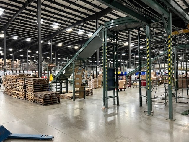 More Photos Of 500 N 72nd Ave, Wausau Distribution For Lease