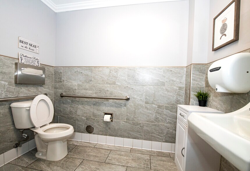 More Photos Of 17100 Norwalk Blvd, Cerritos Office For Sale