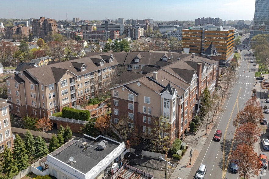 More Photos Of 35 W Broad St, Stamford Apartments For Sale