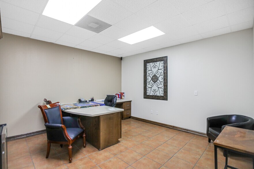 More Photos Of 802 E Expressway 83, La Joya General Retail For Sale