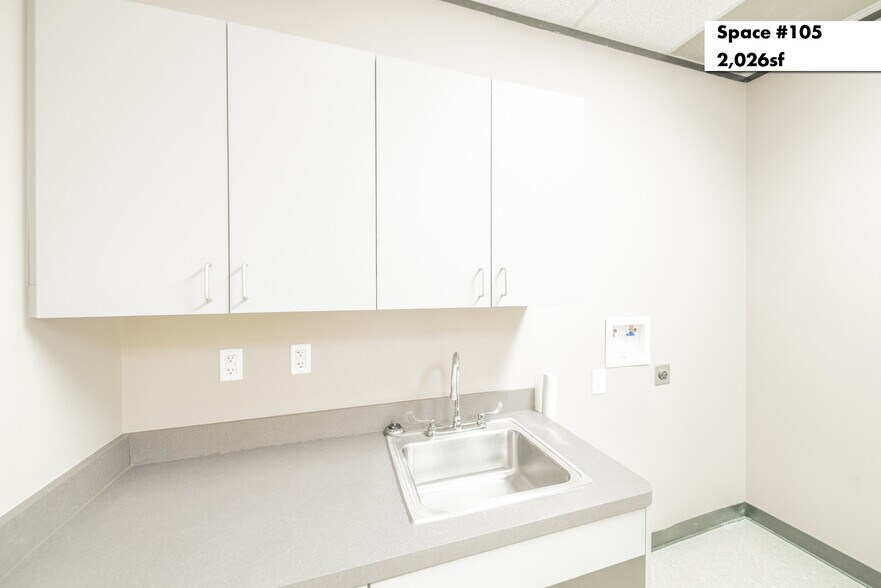 More Photos Of 1880 S Dairy Ashford Rd, Houston Office Residential For Lease