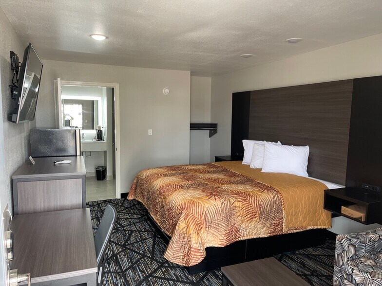 More Photos Of 531 Marshall St, Cameron Hotel For Sale