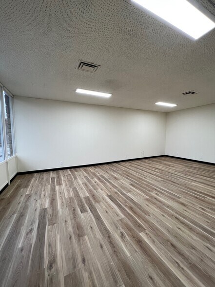 More Photos Of 3611 Main St, Kansas City Office For Lease