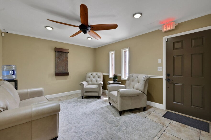 More Photos Of 4608 Norwood Ave, Jacksonville Office For Lease