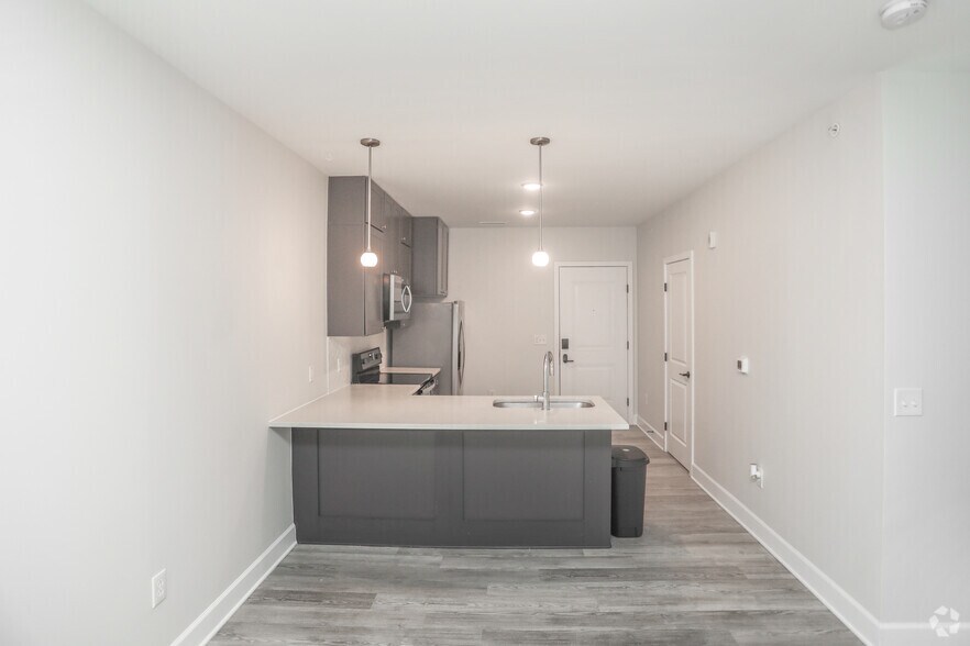 More Photos Of 5858 N College Ave, Indianapolis Apartments For Lease