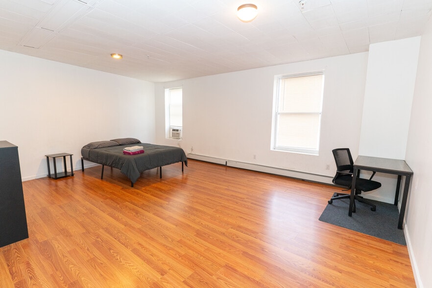 More Photos Of 1166-1168 E Jersey St, Elizabeth Storefront Retail Residential For Sale