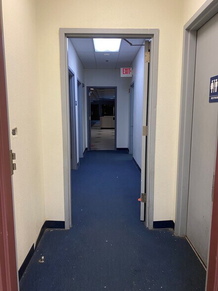 More Photos Of 9029 Airport Blvd, Los Angeles Post Office For Lease
