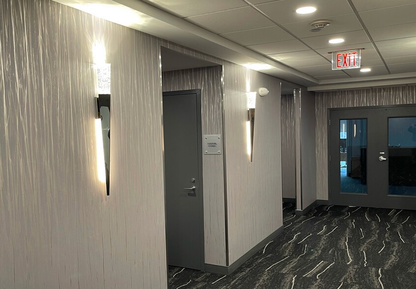 More Photos Of 10530-10550 Linden Lake Plz, Manassas Medical For Lease