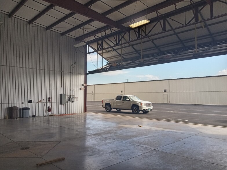 More Photos Of 5655 S Sossaman Rd, Mesa Airplane Hangar For Sale