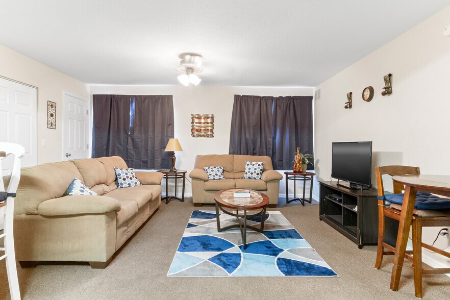 More Photos Of 910 St Johns Ave, Palatka Storefront Retail Residential For Sale