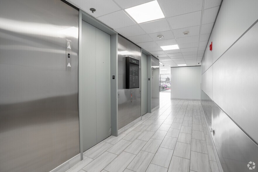 More Photos Of 711 W Bay Area Blvd, Webster Office For Lease