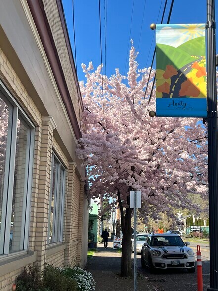 More Photos Of 502 Trade St, Amity Freestanding For Sale