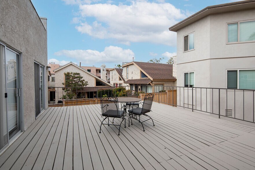 More Photos Of 7433 Herschel Ave, La Jolla Medical For Lease