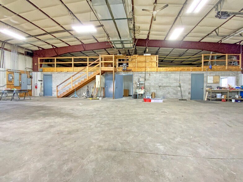 More Photos Of 411 Lorry St, Amherst Manufacturing For Sale