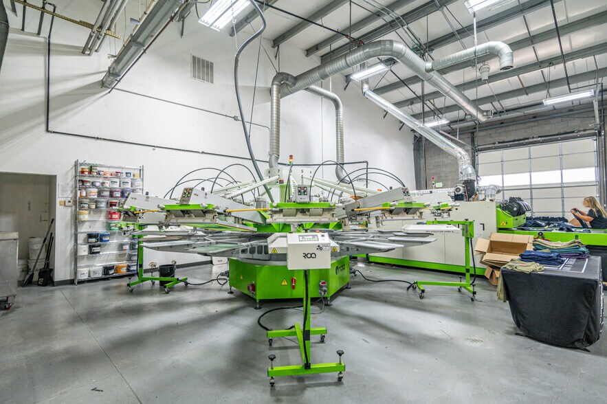 More Photos Of 62958 NE Layton Ave, Bend Light Manufacturing For Sale