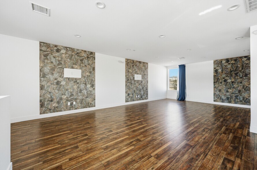 More Photos Of 7336 W Post Rd, Las Vegas Loft Creative Space For Lease