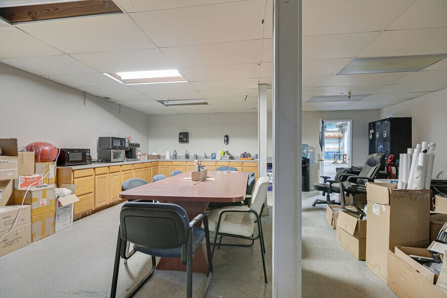 More Photos Of 1512 Nashville Hwy, Columbia Manufacturing For Lease