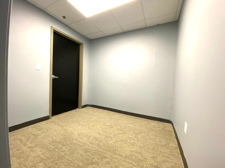 More Photos Of 2488 SW Lakewood Ave, Atlanta Office Residential For Lease