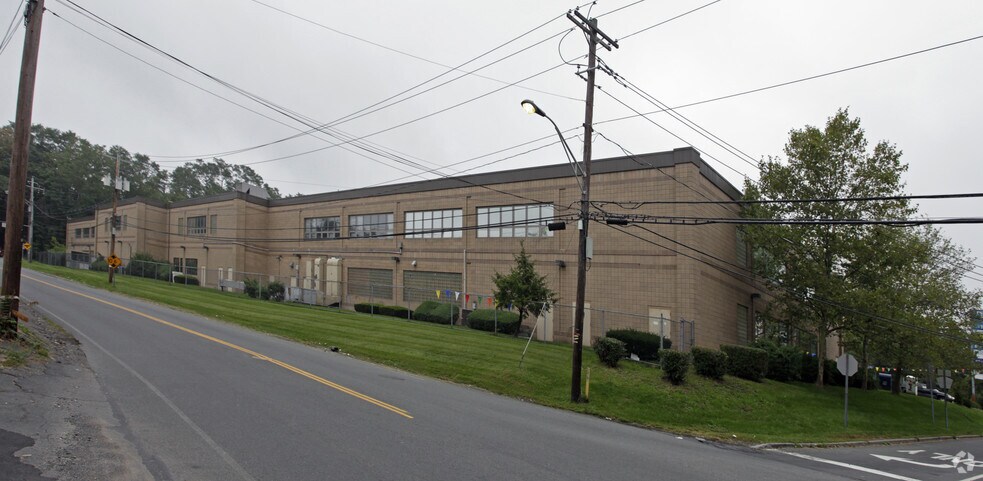 More Photos Of 1-25 Perlman Dr, Spring Valley Coworking Space