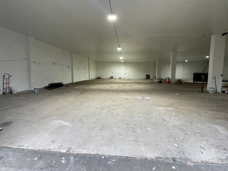 More Photos Of 1165 Southern Blvd, Bronx Storefront Retail Office For Lease