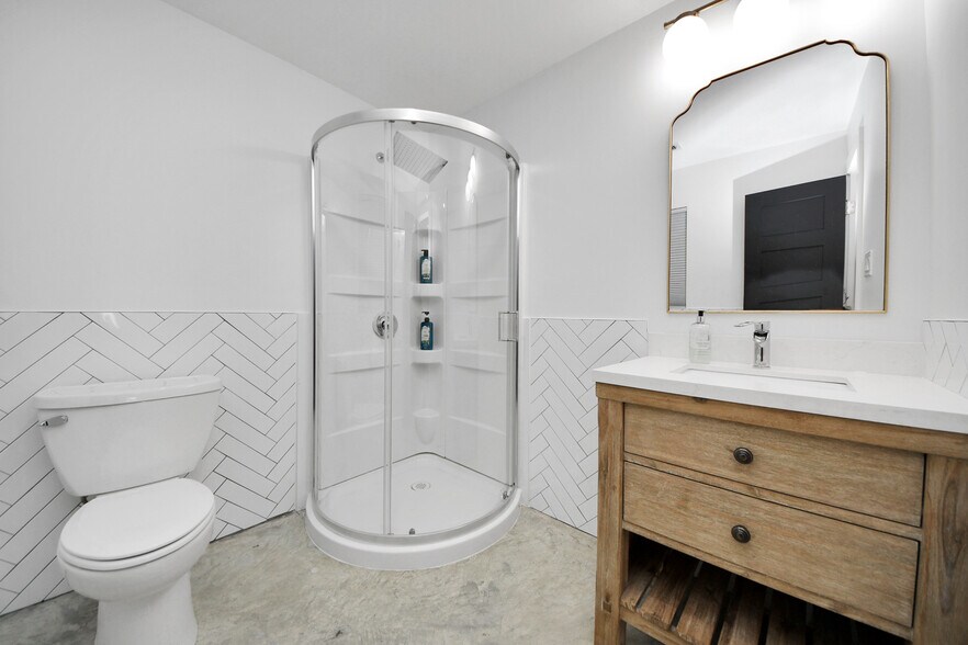 More Photos Of 4738 W. Alabama, Houston Loft Creative Space For Sale