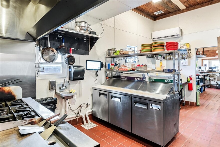 More Photos Of 217 W Hopkins St, San Marcos Restaurant For Sale