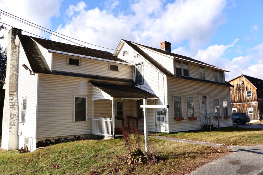 More Photos Of 2072 Main st, Londonderry Apartments For Sale