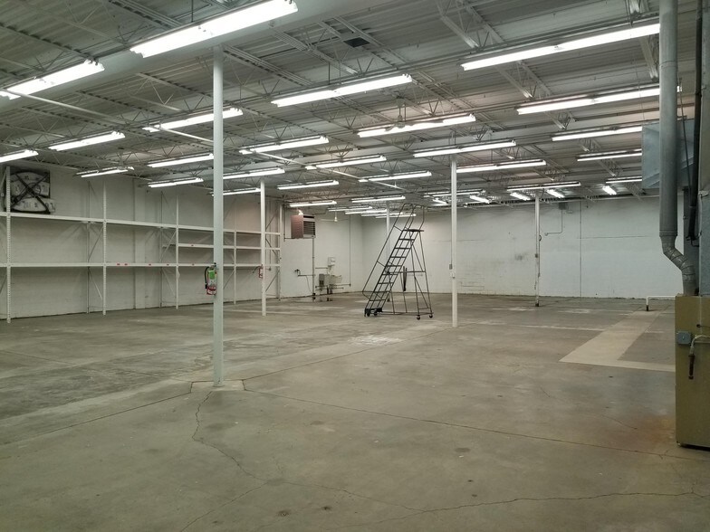 More Photos Of 1401 Ohio St, Des Moines Service For Sale