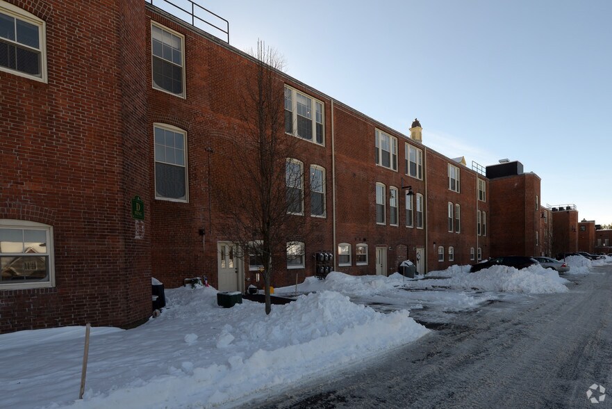 More Photos Of 28 Chestnut St, Foxborough Apartments For Sale