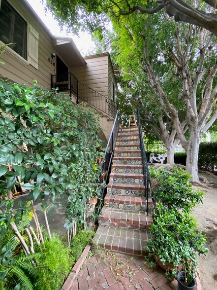 More Photos Of 814-816 West Knoll Dr, West Hollywood Apartments For Sale