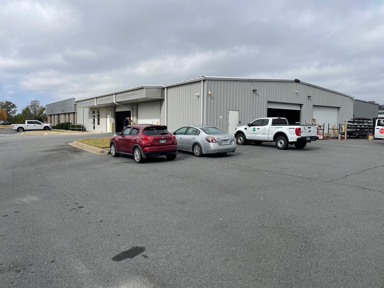 Primary Photo Of 5200 Northshore Ln, North Little Rock Flex For Lease