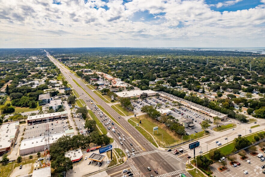 More Photos Of 35104 US Highway 19 N, Palm Harbor Unknown For Lease